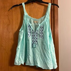 Light knot top with embroidery